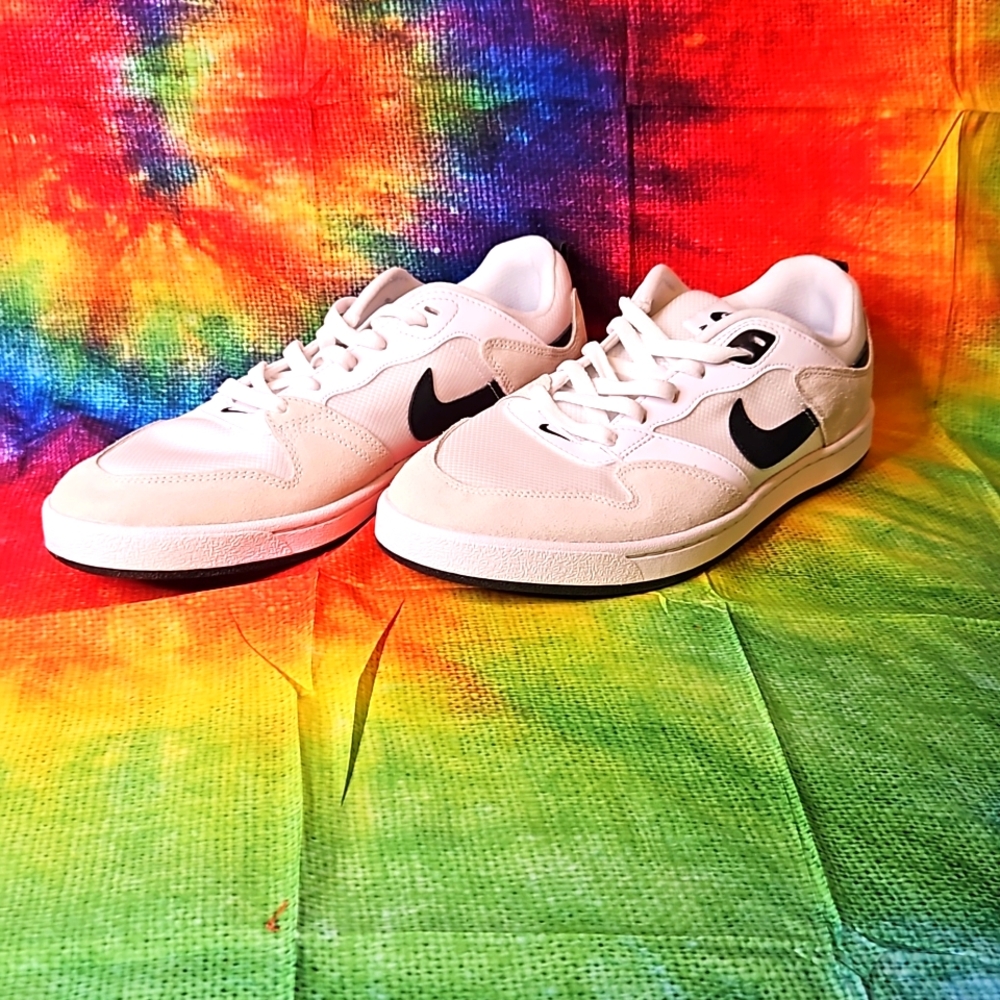 Nike SB ALLEYOOP SIZE 9.5 SNEAKERS